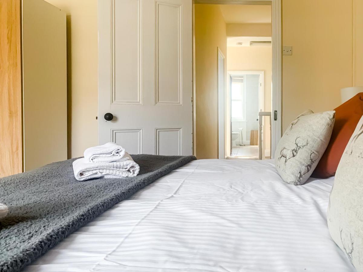 Waverley Lodge - Quaint Victorian Home With Free Parking York Esterno foto